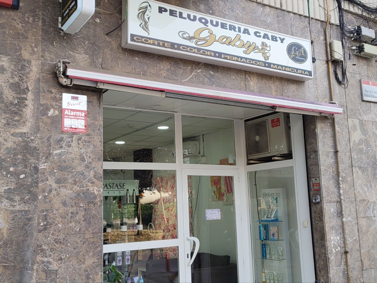 Fachada de Peluquería Gaby en Montcada i Reixac